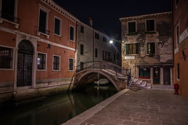 Venice: Pure City by Peter Ackroyd (Credits: Pixabay)